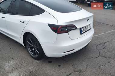 Седан Tesla Model 3 2020 в 