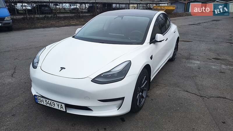 Седан Tesla Model 3 2020 в 
