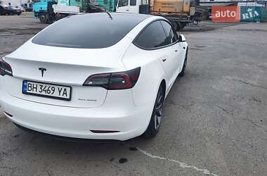 Седан Tesla Model 3 2020 в 