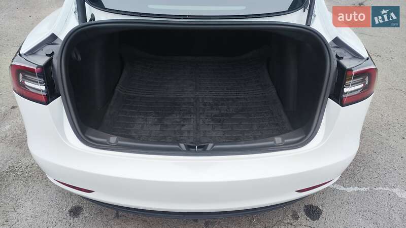 Седан Tesla Model 3 2020 в Одессе