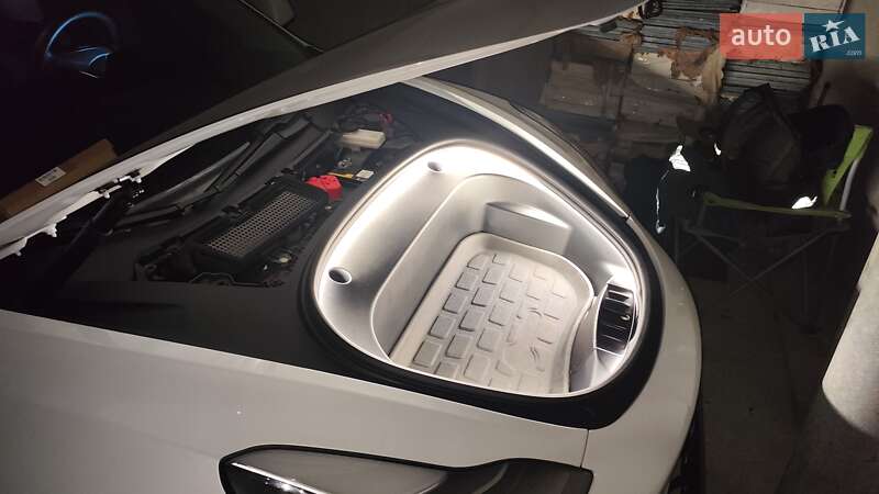 Седан Tesla Model 3 2020 в Одессе