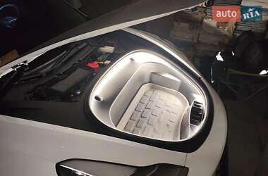 Седан Tesla Model 3 2020 в 