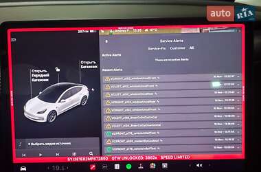 Седан Tesla Model 3 2020 в 