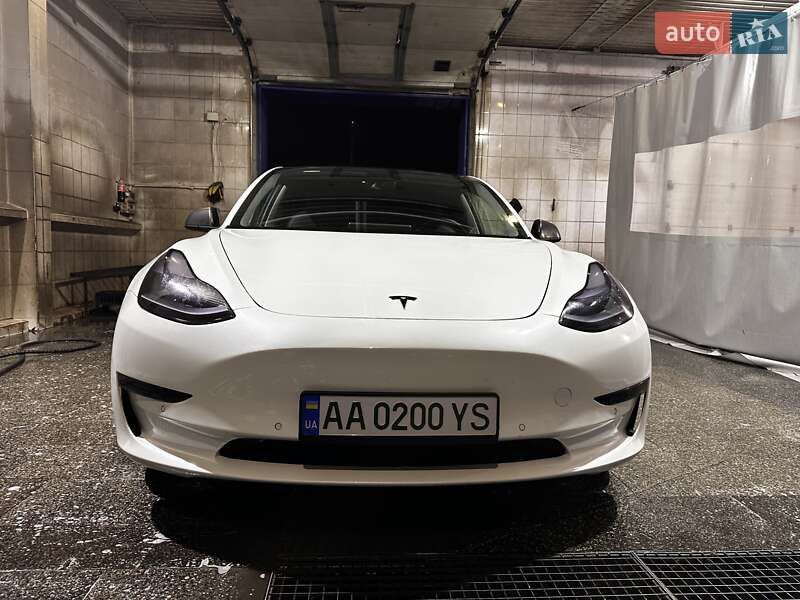 Седан Tesla Model 3 2019 в Киеве