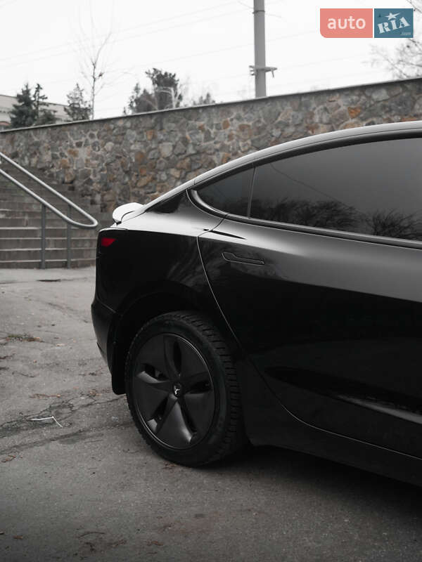 Седан Tesla Model 3 2019 в Вінниці