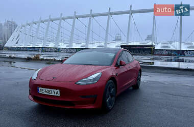 Седан Tesla Model 3 2023 в Києві