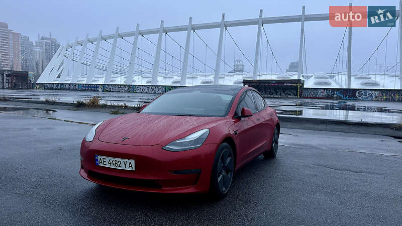 Седан Tesla Model 3 2023 в Києві