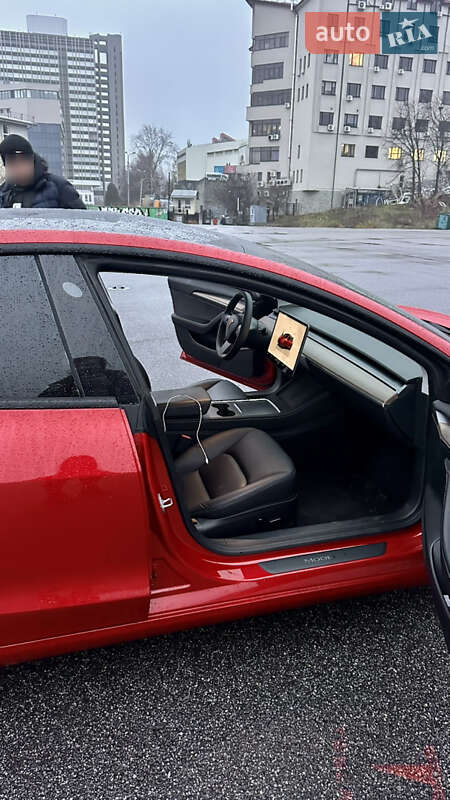 Седан Tesla Model 3 2023 в Києві