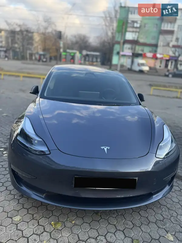 Tesla Model 3 2023