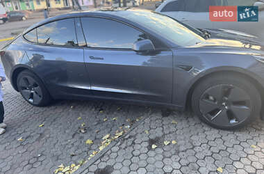 Седан Tesla Model 3 2023 в 