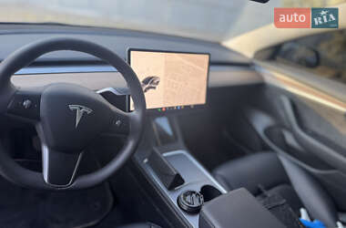 Седан Tesla Model 3 2023 в Кривому Розі