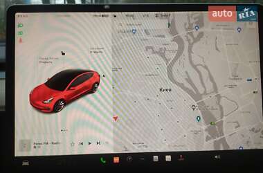 Седан Tesla Model 3 2022 в Киеве