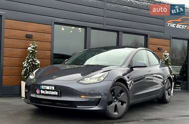 Седан Tesla Model 3 2023 в 