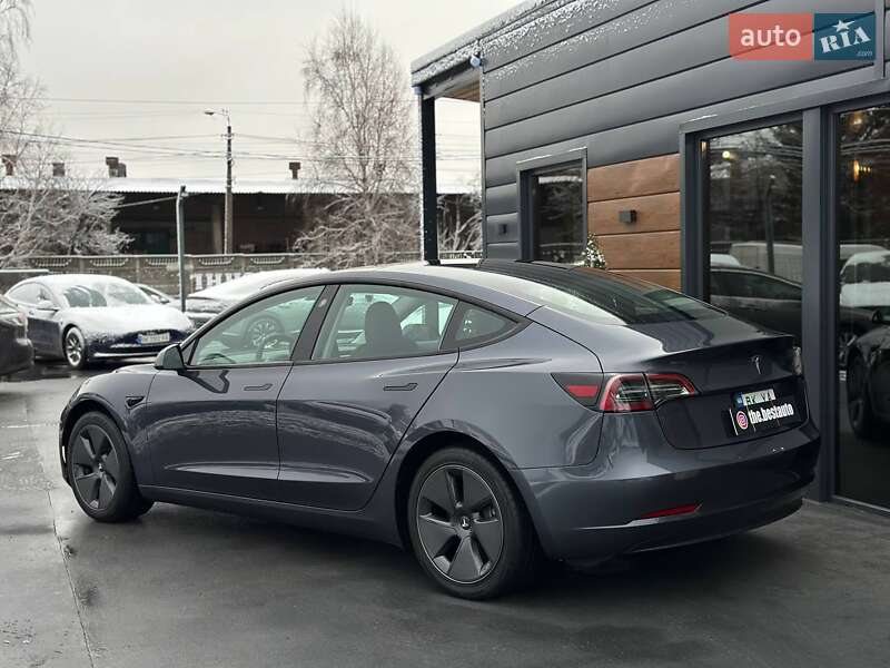 Седан Tesla Model 3 2023 в Рівному