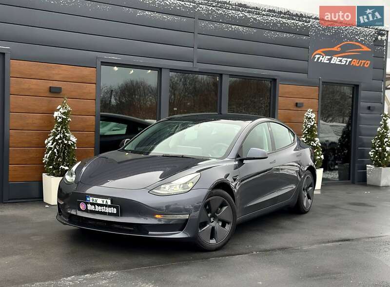 Седан Tesla Model 3 2023 в Рівному