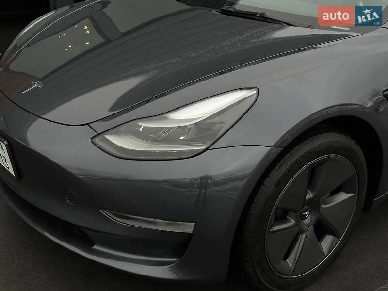 Седан Tesla Model 3 2023 в Рівному