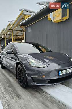 Седан Tesla Model 3 2022 в Тернополе