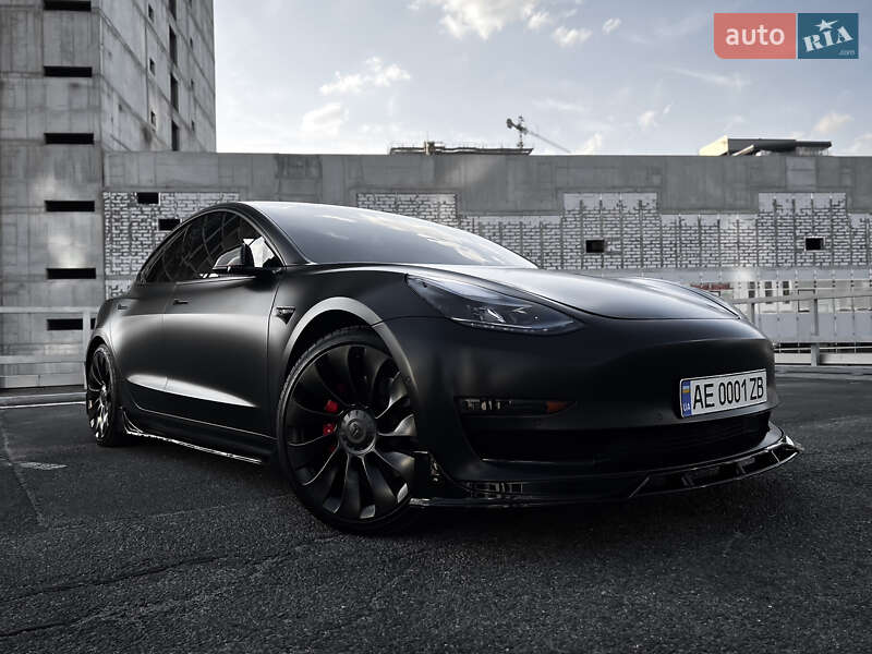 Седан Tesla Model 3 2021 в Дніпрі