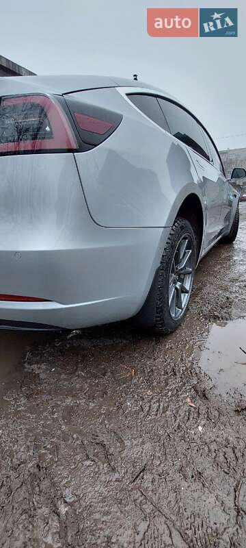 Седан Tesla Model 3 2018 в Харкові