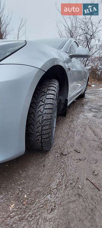 Седан Tesla Model 3 2018 в Харкові