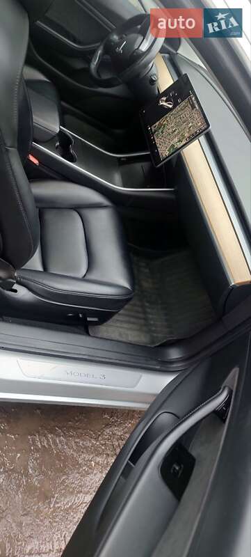 Седан Tesla Model 3 2018 в Харкові