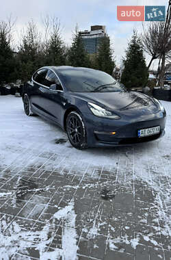 Седан Tesla Model 3 2020 в Дніпрі