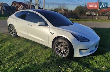 Седан Tesla Model 3 2018 в Львове