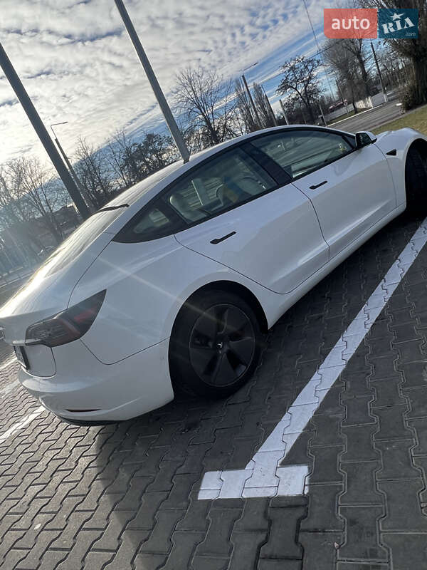 Седан Tesla Model 3 2021 в Кременчуці