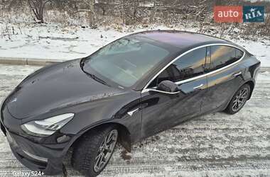 Седан Tesla Model 3 2019 в Львові