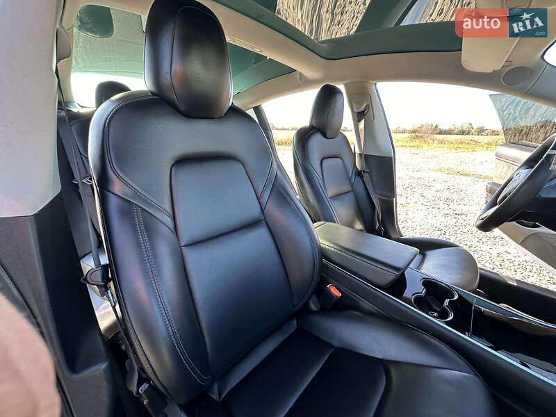 Седан Tesla Model 3 2019 в Коломые