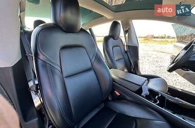 Седан Tesla Model 3 2019 в 