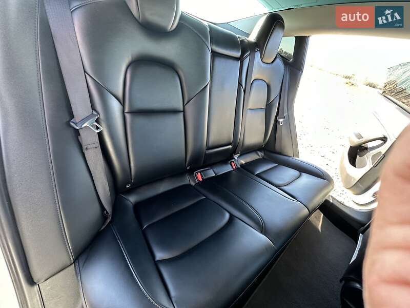 Седан Tesla Model 3 2019 в Коломые