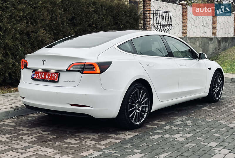 Седан Tesla Model 3 2020 в Луцке