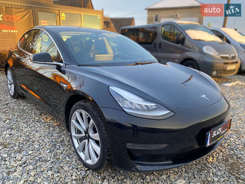 Седан Tesla Model 3 2018 в Коломые