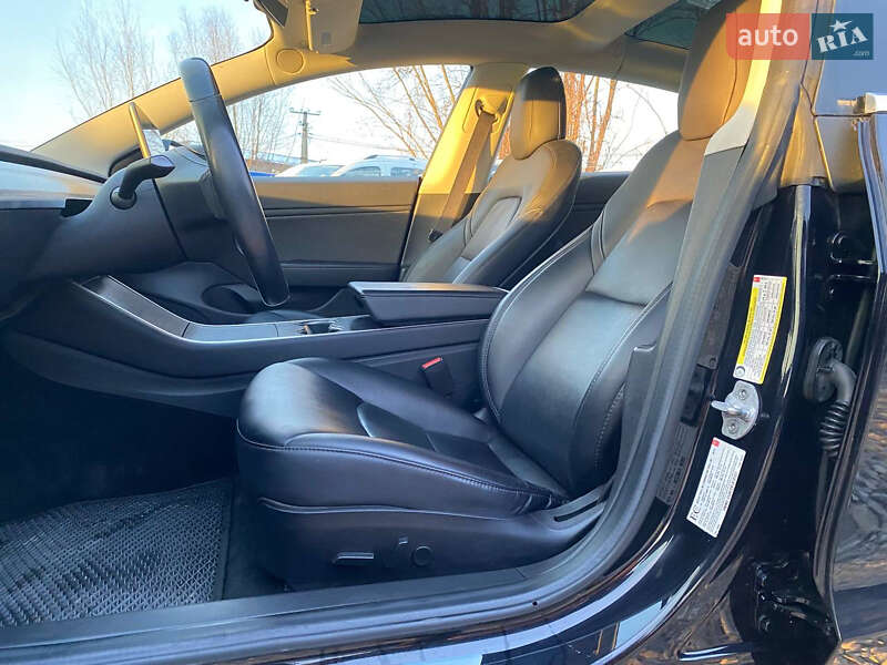 Седан Tesla Model 3 2018 в Коломые