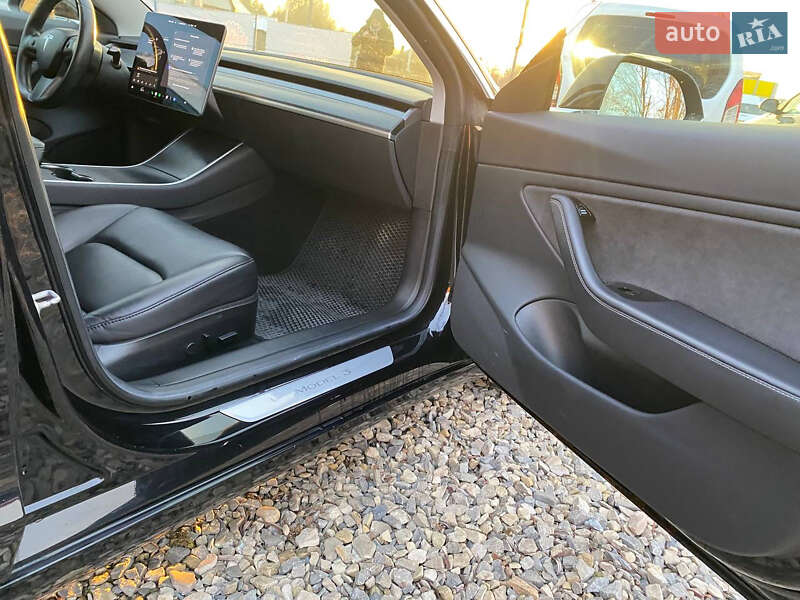 Седан Tesla Model 3 2018 в Коломые