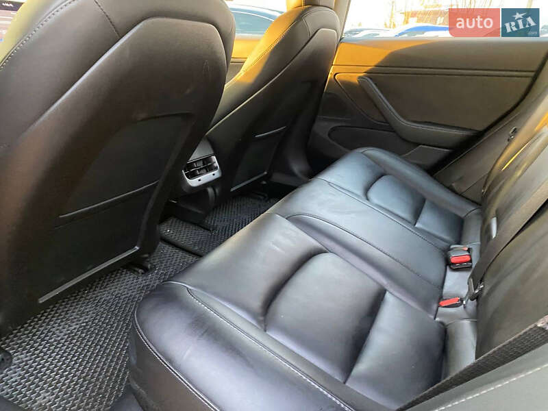 Седан Tesla Model 3 2018 в Коломые