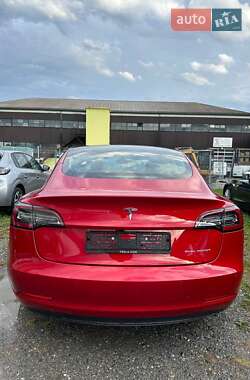 Седан Tesla Model 3 2020 в 