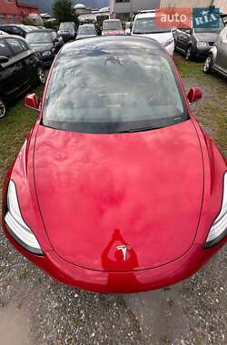 Седан Tesla Model 3 2020 в 