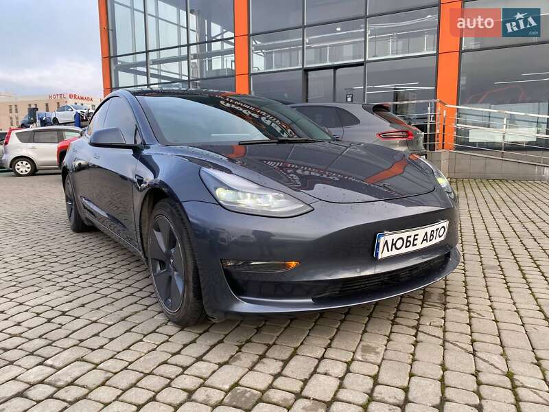 Tesla Model 3 2021