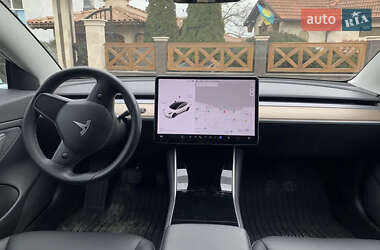 Седан Tesla Model 3 2019 в Одесі