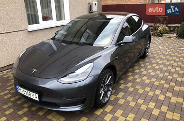 Седан Tesla Model 3 2022 в Тернополе