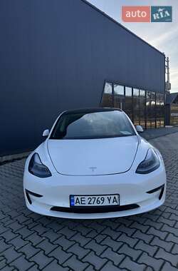 Седан Tesla Model 3 2021 в 
