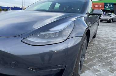 Седан Tesla Model 3 2021 в Львове