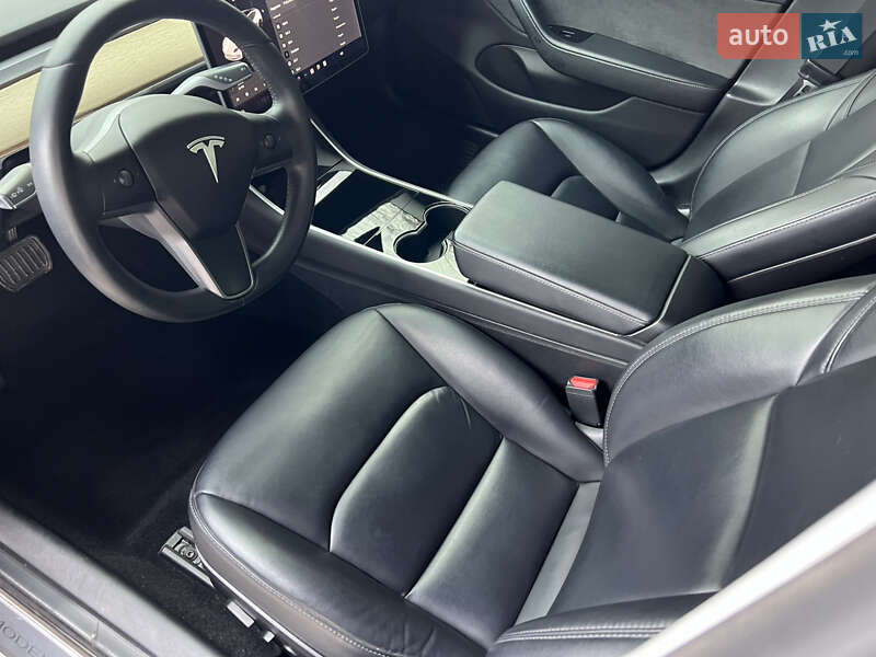 Седан Tesla Model 3 2019 в Днепре