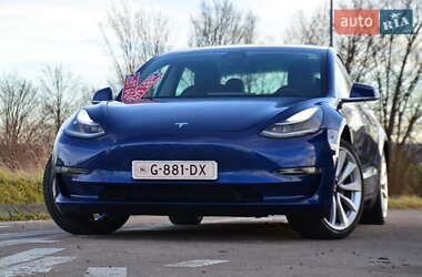 Седан Tesla Model 3 2019 в Трускавці