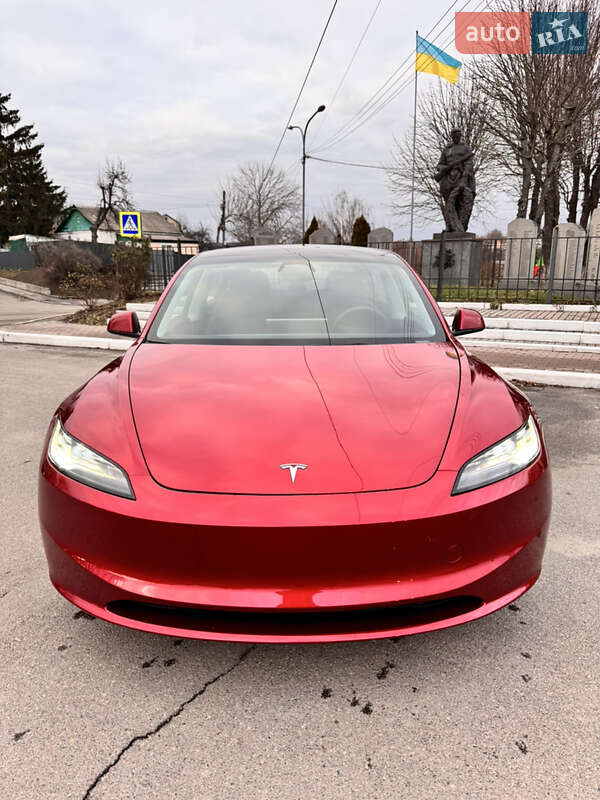 Седан Tesla Model 3 2024 в Киеве