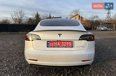 Седан Tesla Model 3 2020 в Луцьку