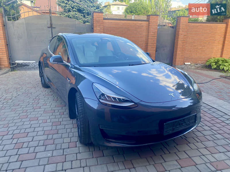 Седан Tesla Model 3 2018 в Дніпрі