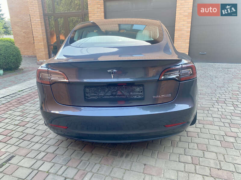 Седан Tesla Model 3 2018 в Дніпрі
